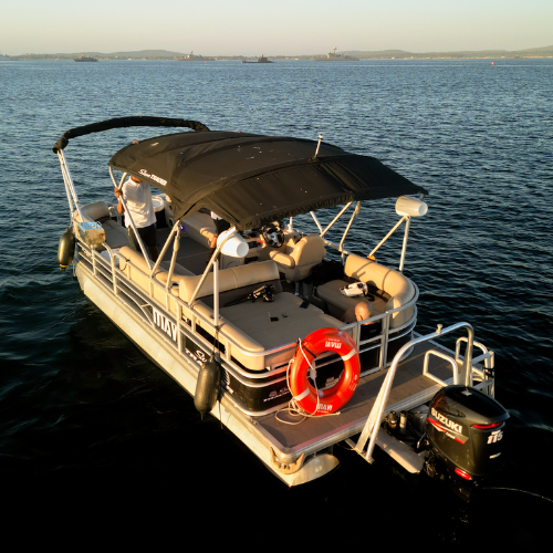 Pontón de lujo MAVI 1